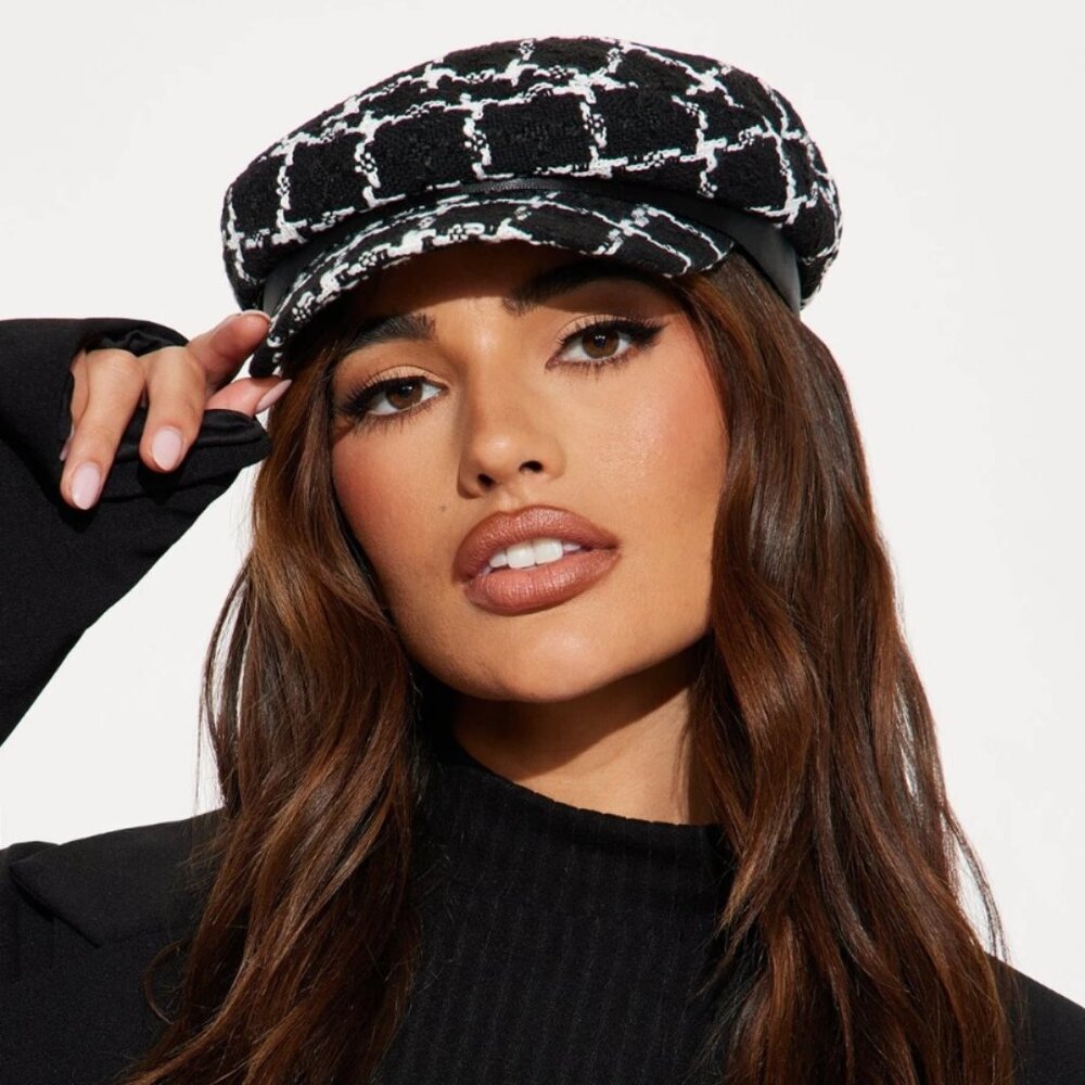 Fashionable Womens Newsboy Cabbie Hat Cap Black/White